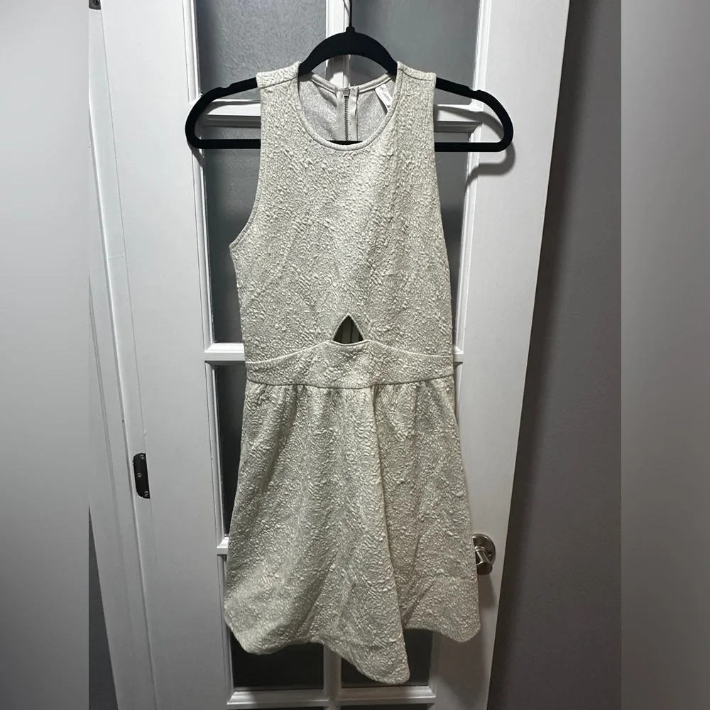 NWT Xhilaration Ivory Sleeveless Floral Embroidered Dress - Picture 4 of 11